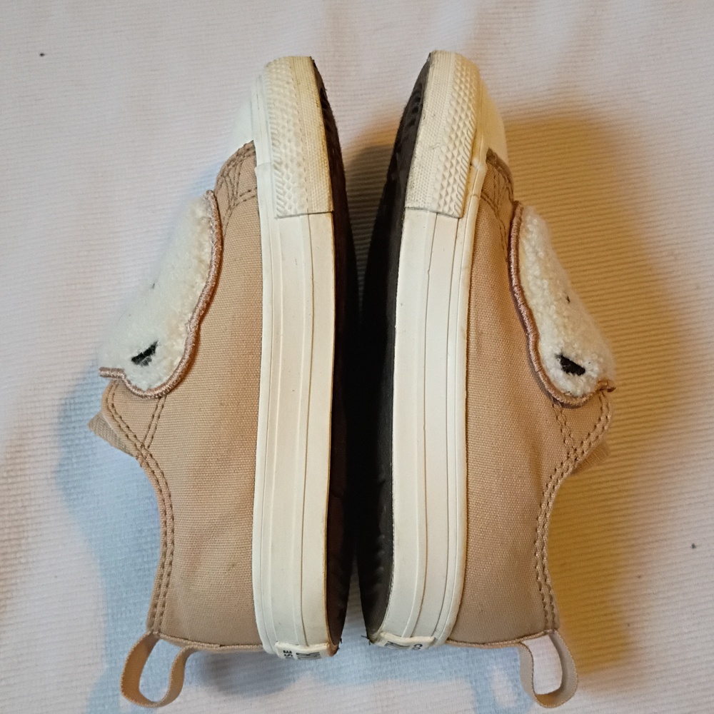 Converse Kids Tan Bear Shoes - Picture 4 of 9